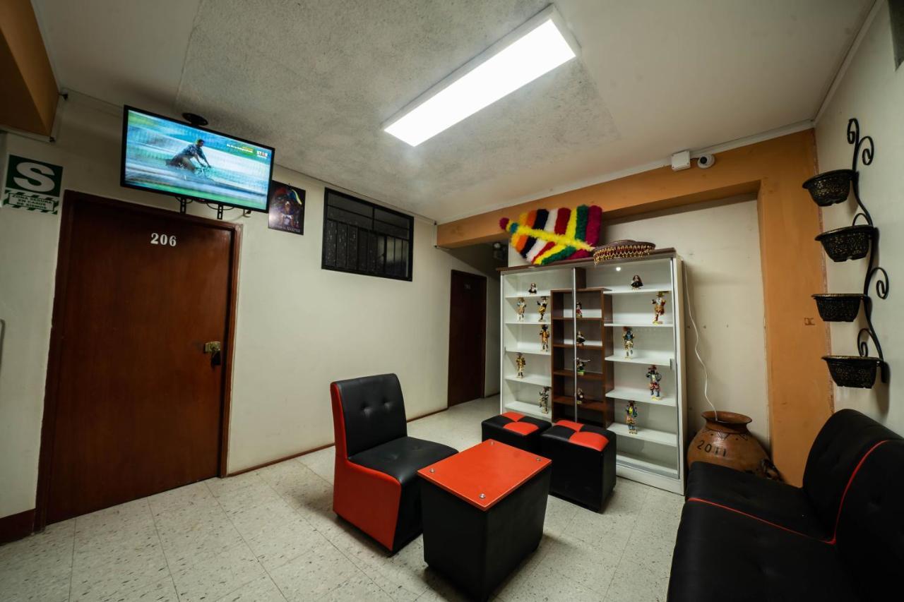 Hostal Tarapaca Otel Huánuco Dış mekan fotoğraf