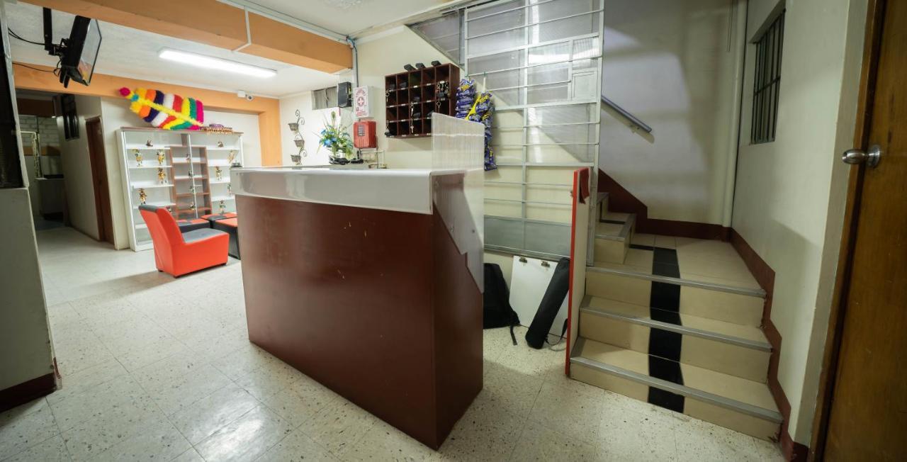 Hostal Tarapaca Otel Huánuco Dış mekan fotoğraf